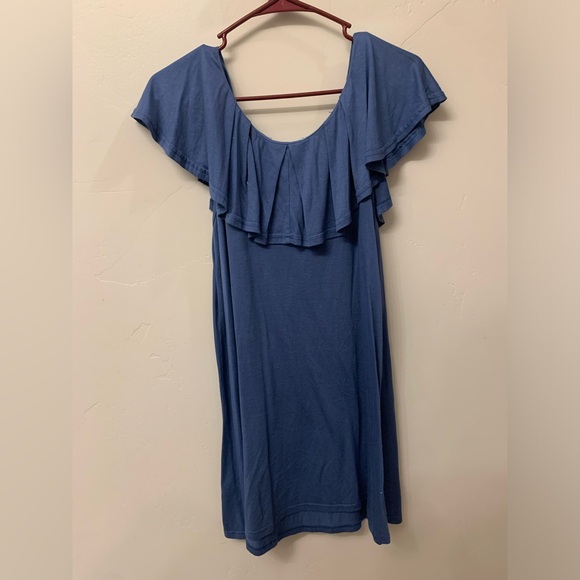 Women’s Ruffle Dresss - Picture 2 of 3